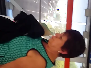 madura bajo la falda